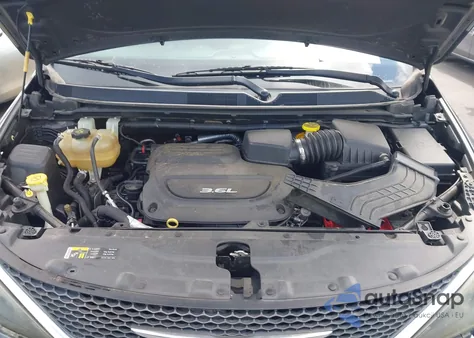 2017 Chrysler Pacifica Touring из США, поврежденный, VIN 2C4RC1DG6HR516974